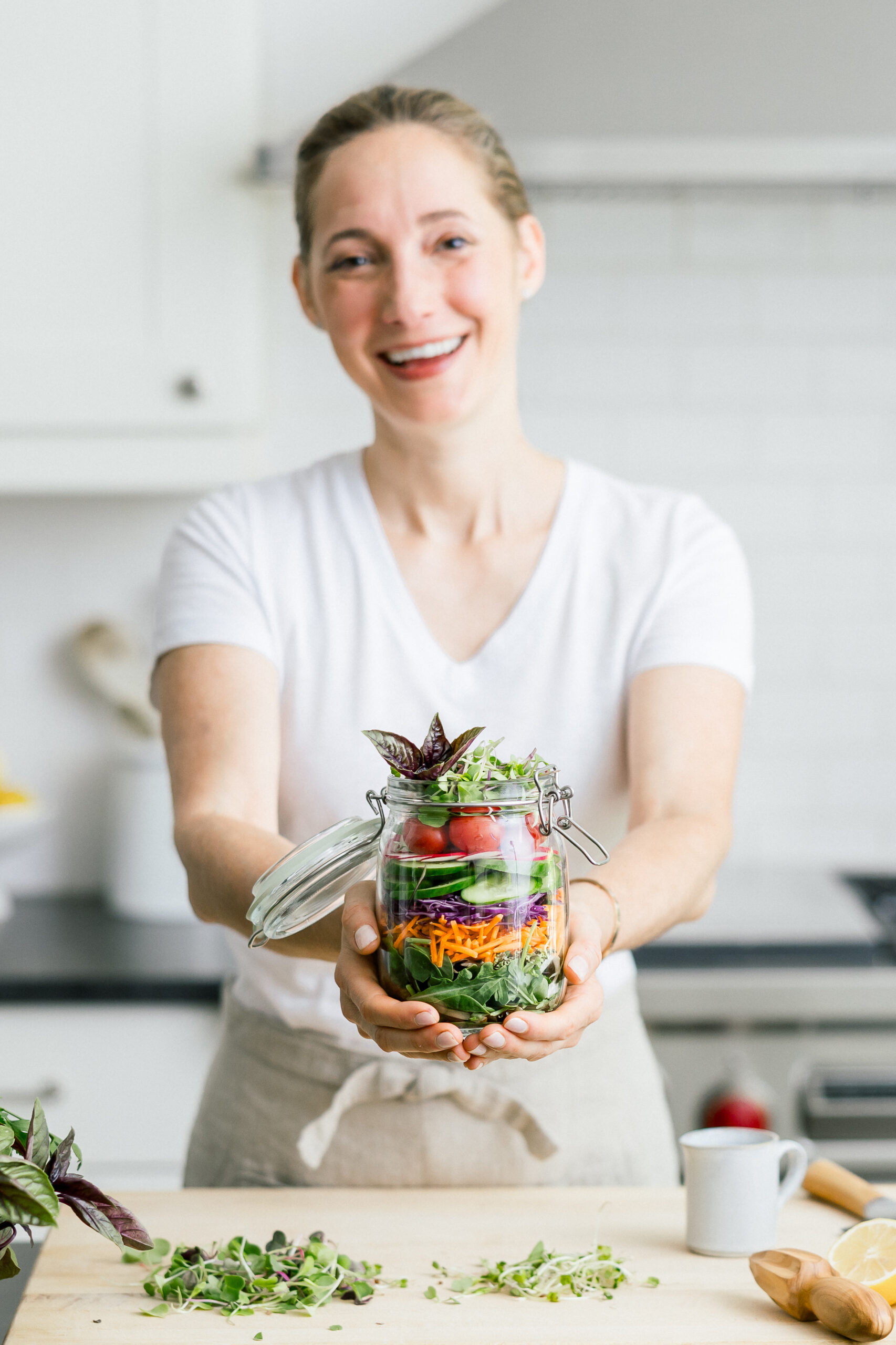 Example of how the product becomes the highlight of the image in a personal brand photo shoot.